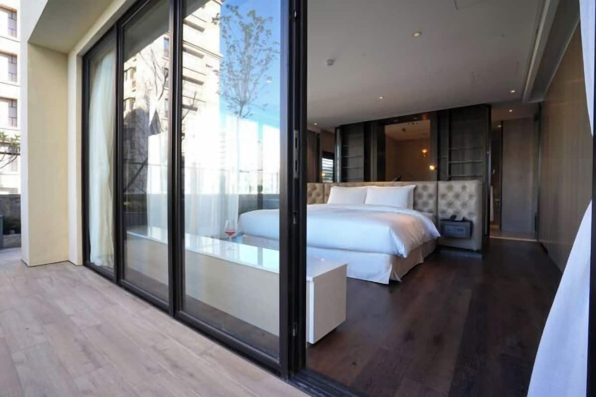 1 Schlafzimmer, hochwertige Bettwaren, Daunenbettdecken