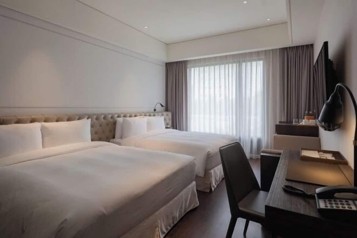 1 Schlafzimmer, hochwertige Bettwaren, Daunenbettdecken