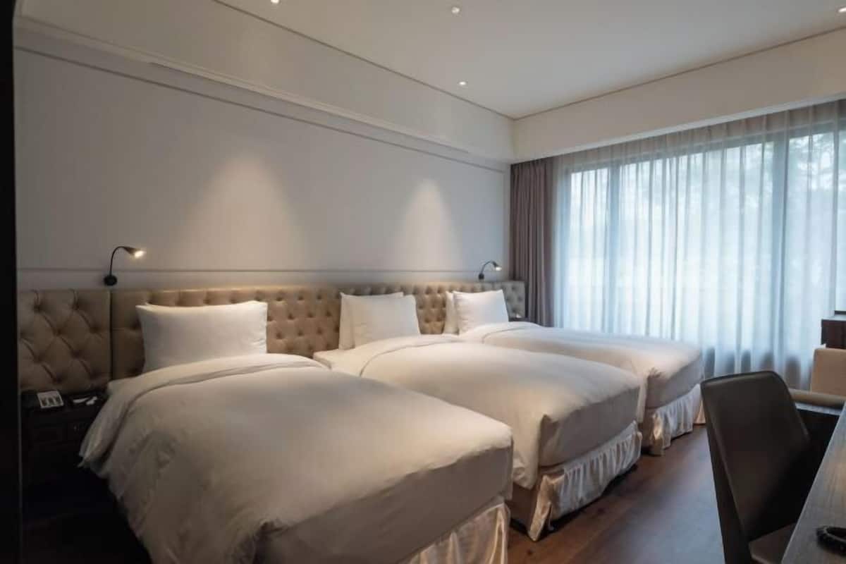 1 Schlafzimmer, hochwertige Bettwaren, Daunenbettdecken