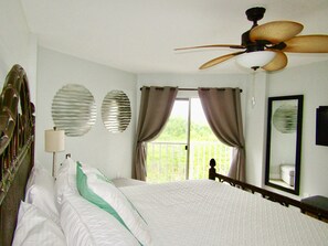 2 bedrooms, in-room safe, desk, iron/ironing board
