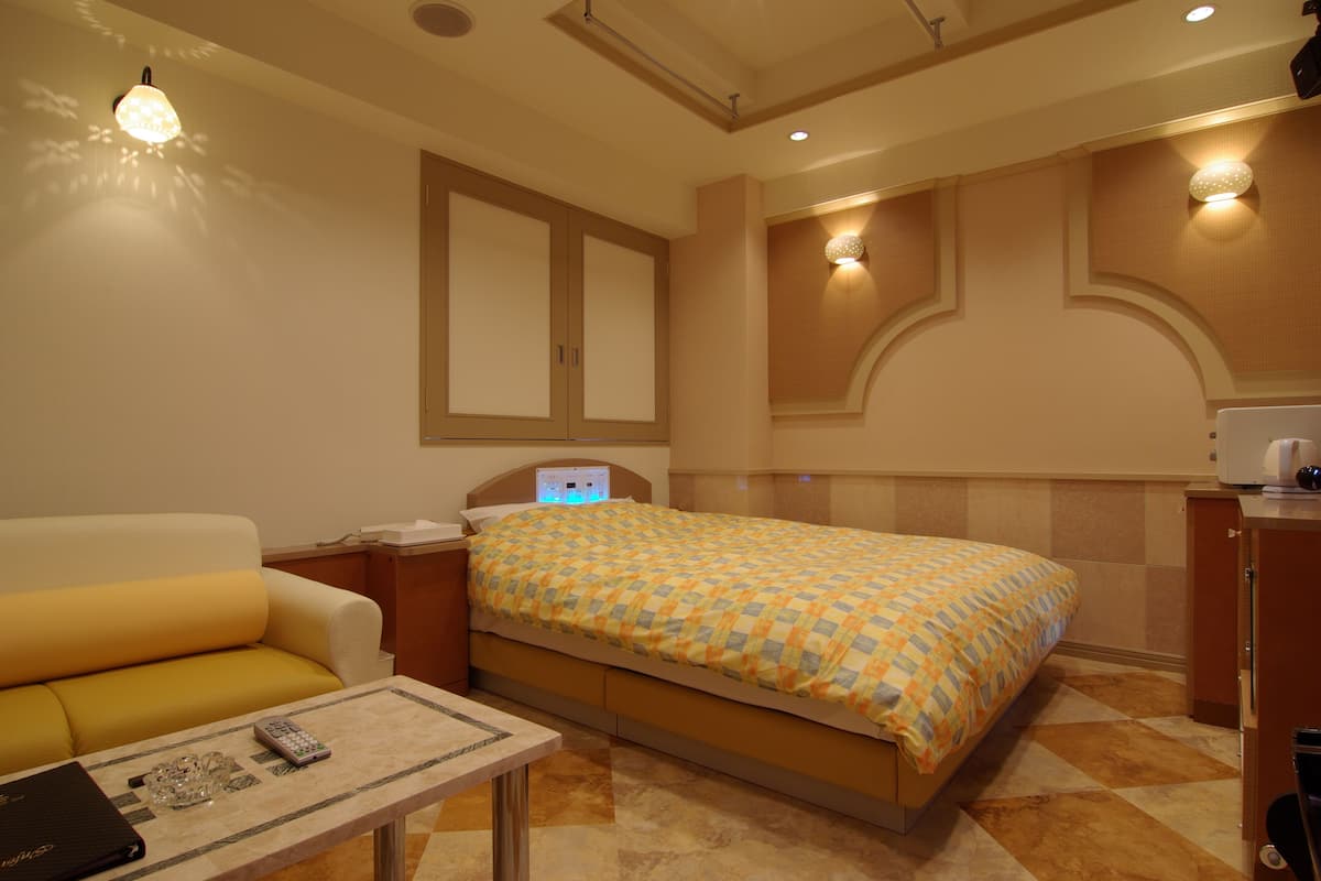 Habitación doble estándar (Run of House, 24h stay from check-in) | Decoración personalizada, muebles diferentes y insonorización