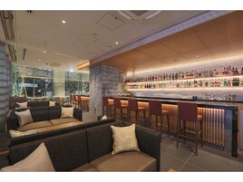 Bar (trong khuôn viên)