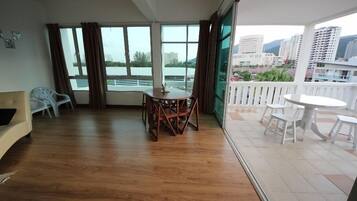 Felicia Home Unit 1 | Living area