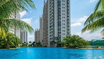 Indoor pool, outdoor pool