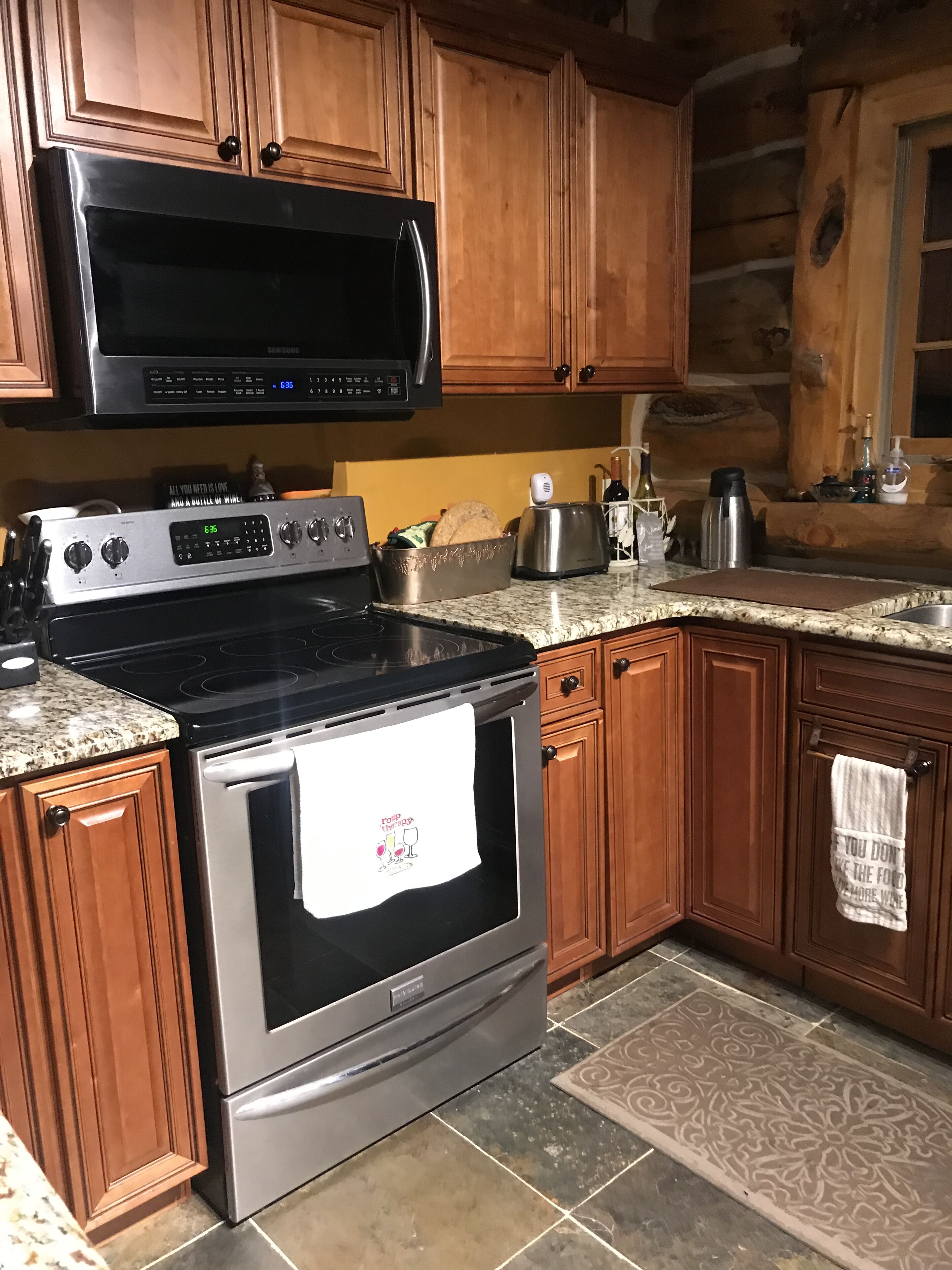 Log Home/Lodge Getaway