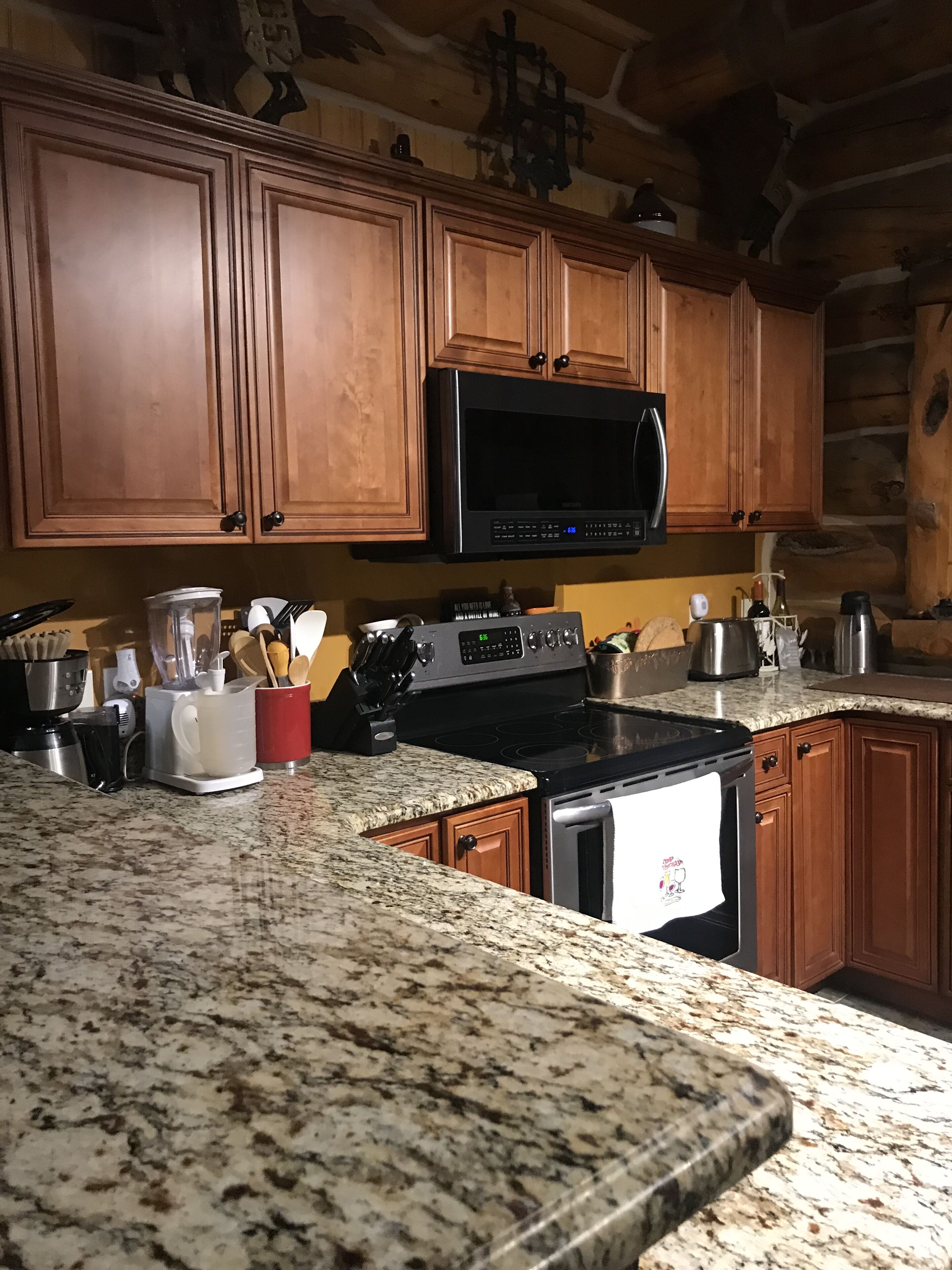 Log Home/Lodge Getaway