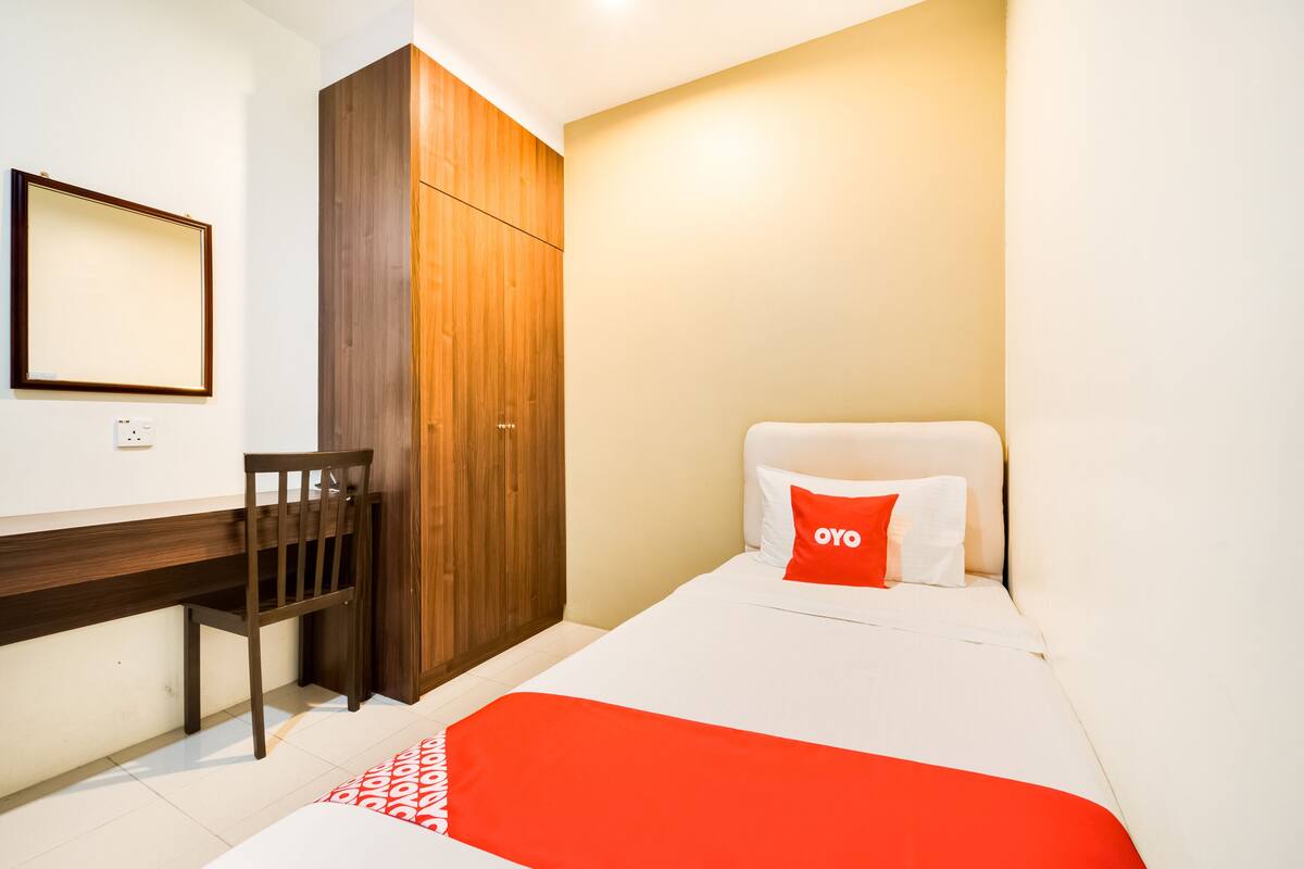 Standard Single Room | Free WiFi, bed sheets