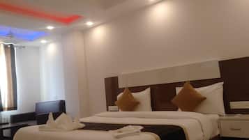 32-inch LED TV with cable channels, TV, fireplace