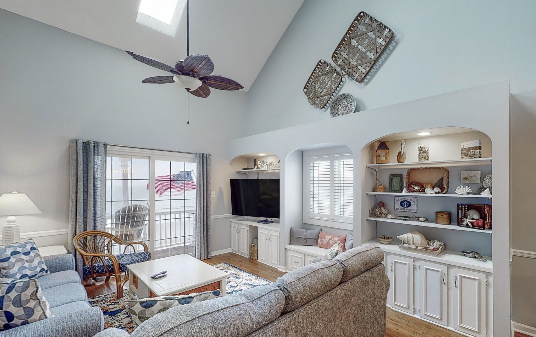 Beachside in Surfside!