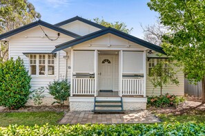 Exterior detail - The Keeper's House (East Toowoomba)