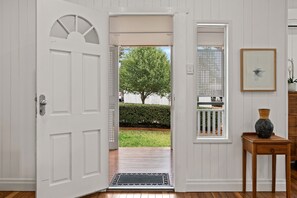 Interior entrance - The Keeper's House (East Toowoomba)