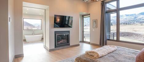 5 室のベッドルーム、アイロン / アイロン台、WiFi、ベッドシーツ