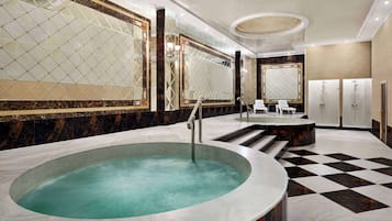 Sauna, hot tub, steam room, hot springs/mineral springs