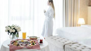 Minibar, in-room safe, individually decorated, individually furnished