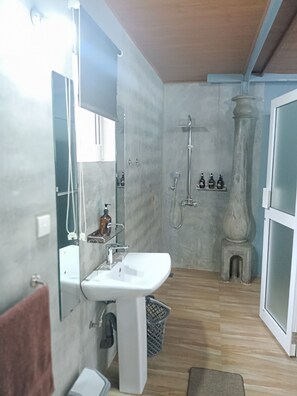 Double Room | Bilik Mandi | Pancuran mandi, hulu semburan mandi hujan 
