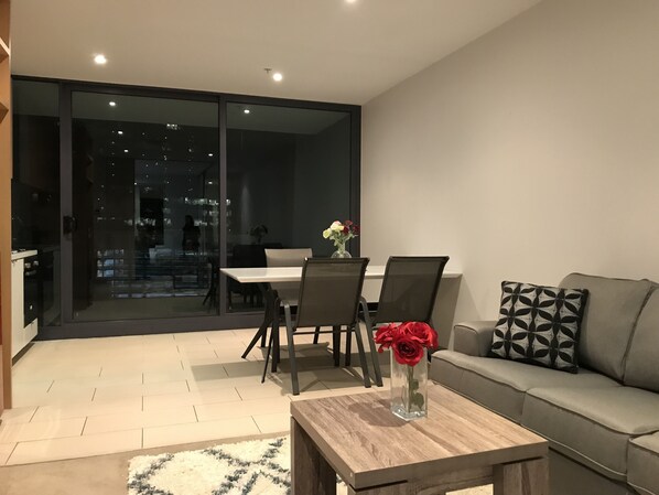 Deluxe Room | Living area - City Lights On The Yarra (Melbourne)