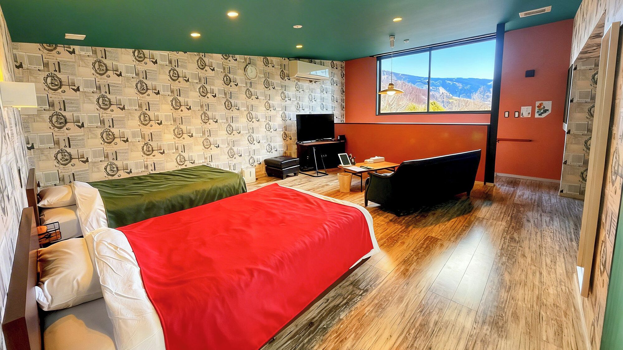 Individually furnished, desk, free WiFi