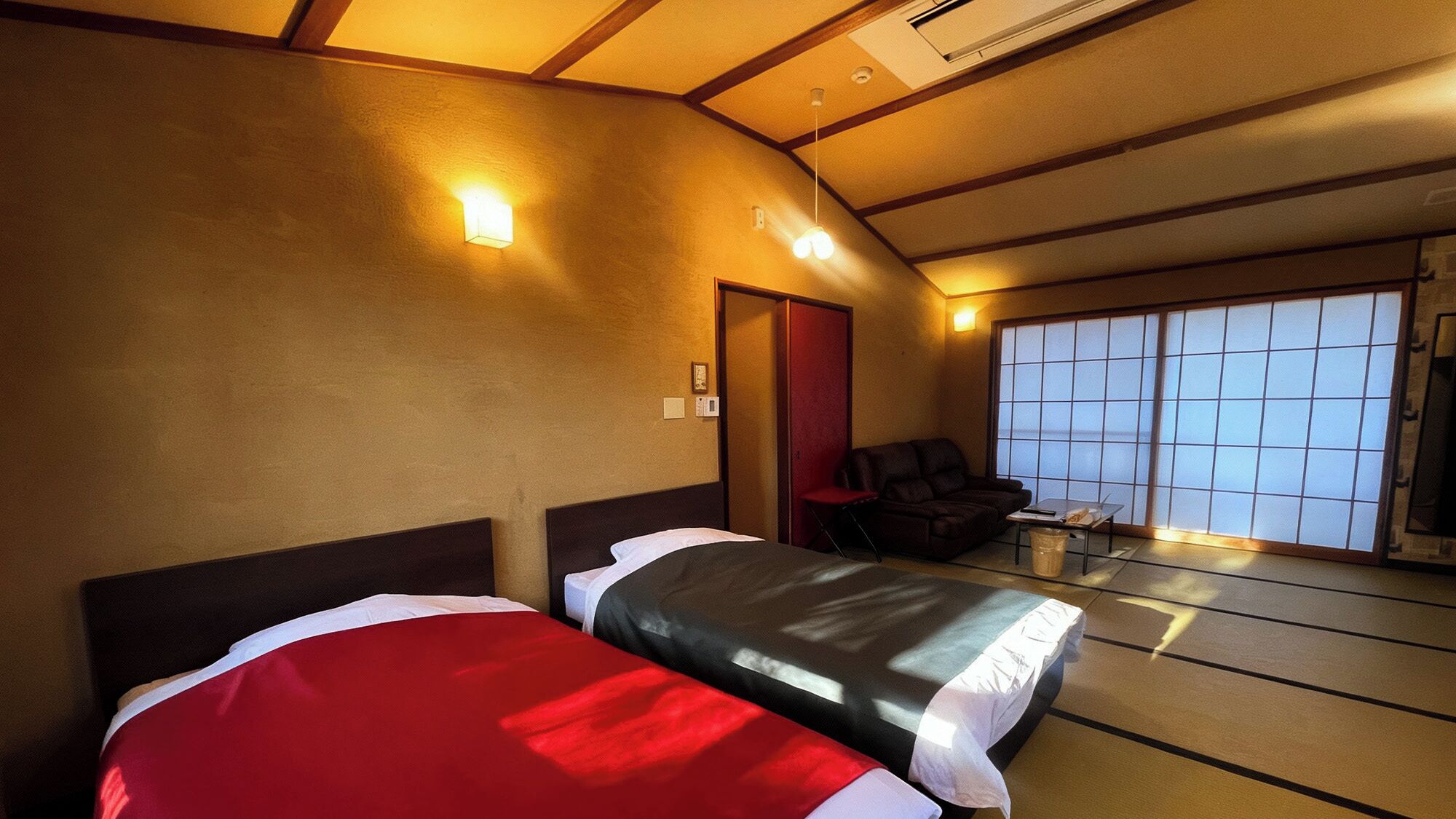 Combined shower/bathtub, spring water bathtub, free toiletries