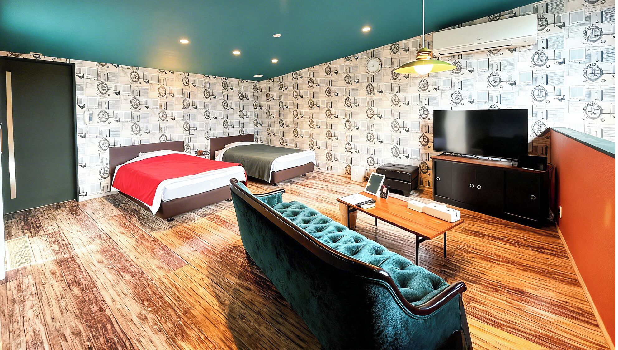 Individually furnished, desk, free WiFi