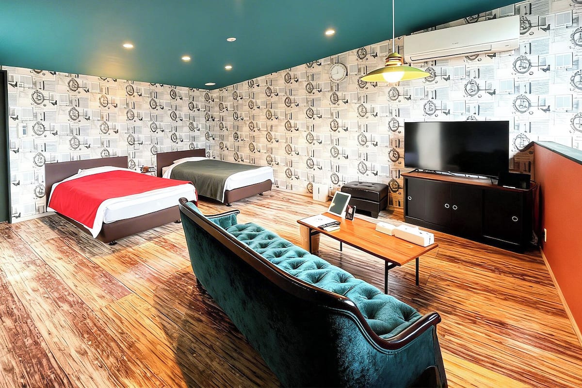 Individually furnished, desk, free WiFi