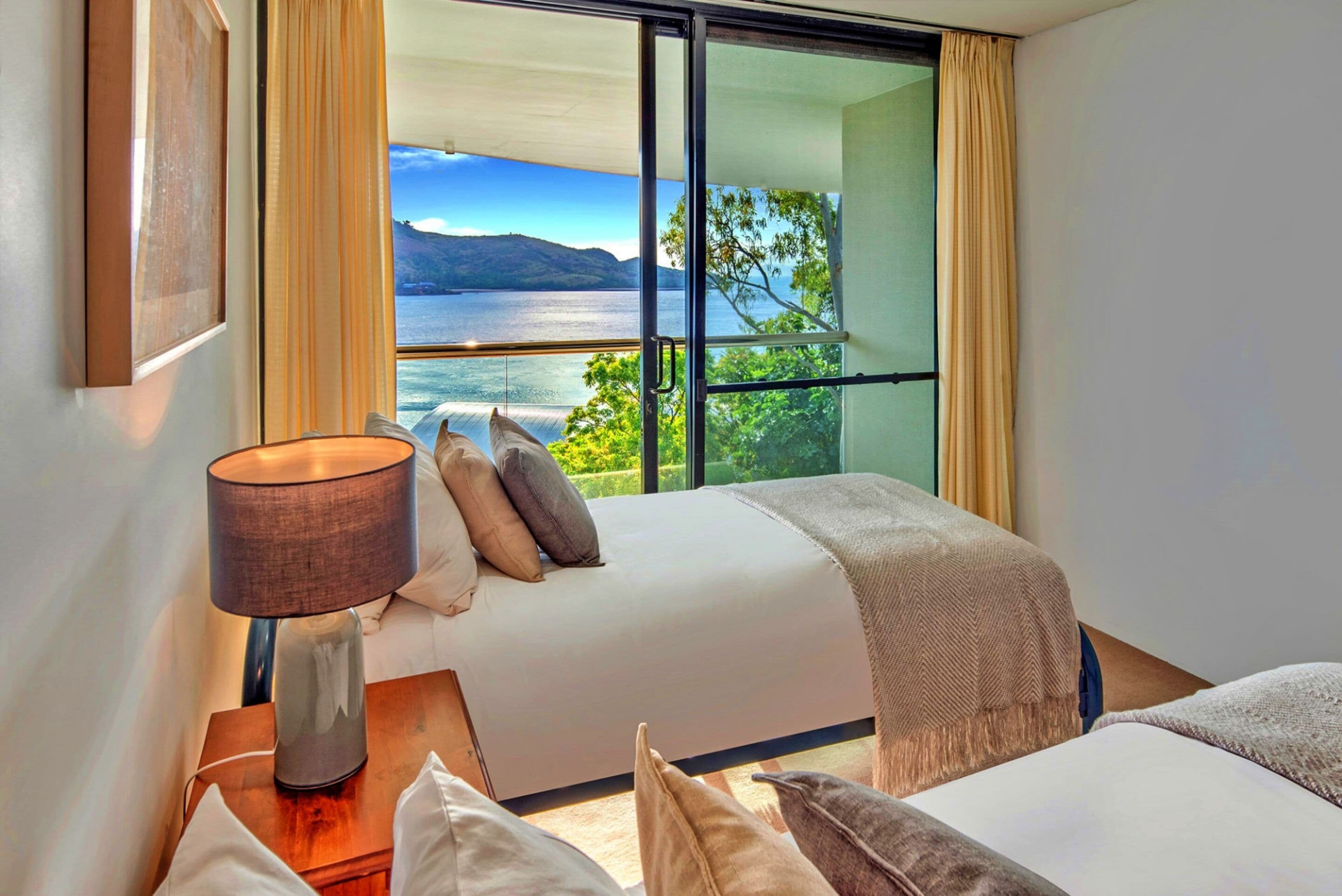 3 عدّة غرف نوم ومكواة/لوح كي وواي فاي مجانًا وملاءات أسرّة