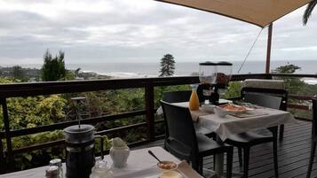 Daily English breakfast (ZAR 150 per person)