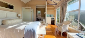 Basic Double Room, Bathtub | Individually decorated, individually furnished, soundproofing, free WiFi
