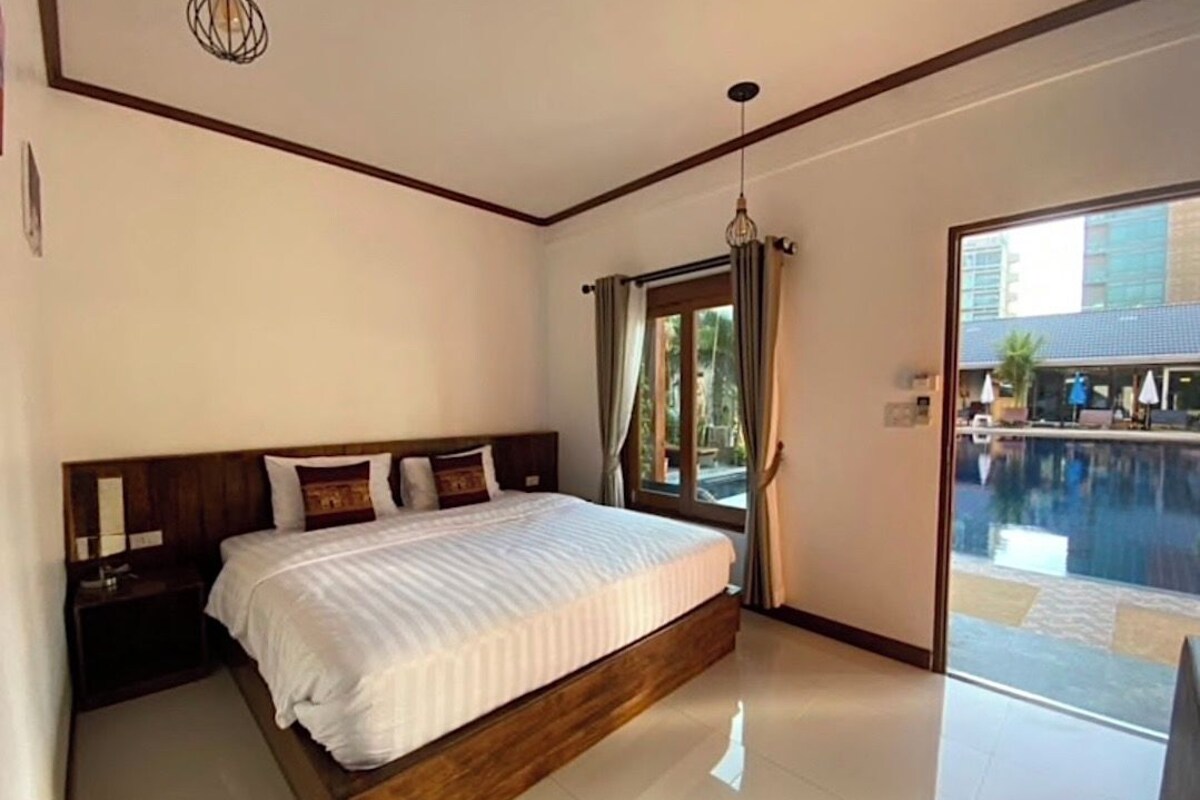 Superior Double Room, Pool View | Premium bedding, in-room safe, desk, blackout drapes