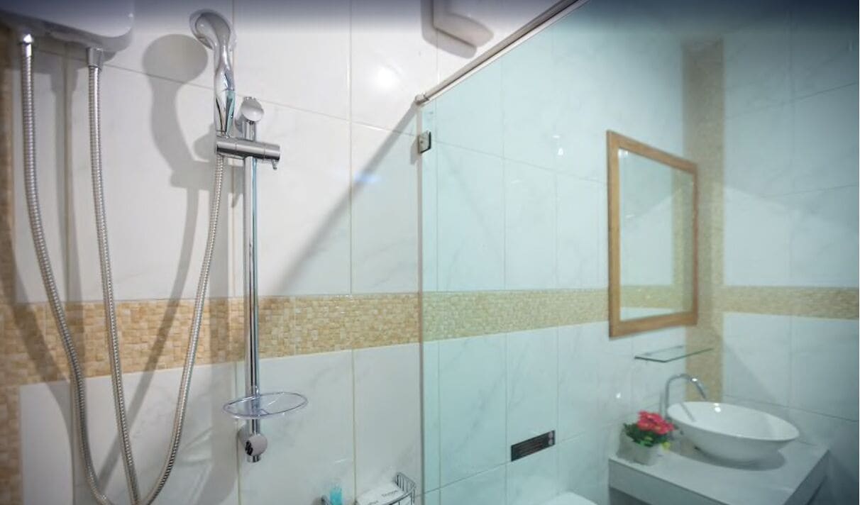 free toiletries, hair dryer, bidet, towels