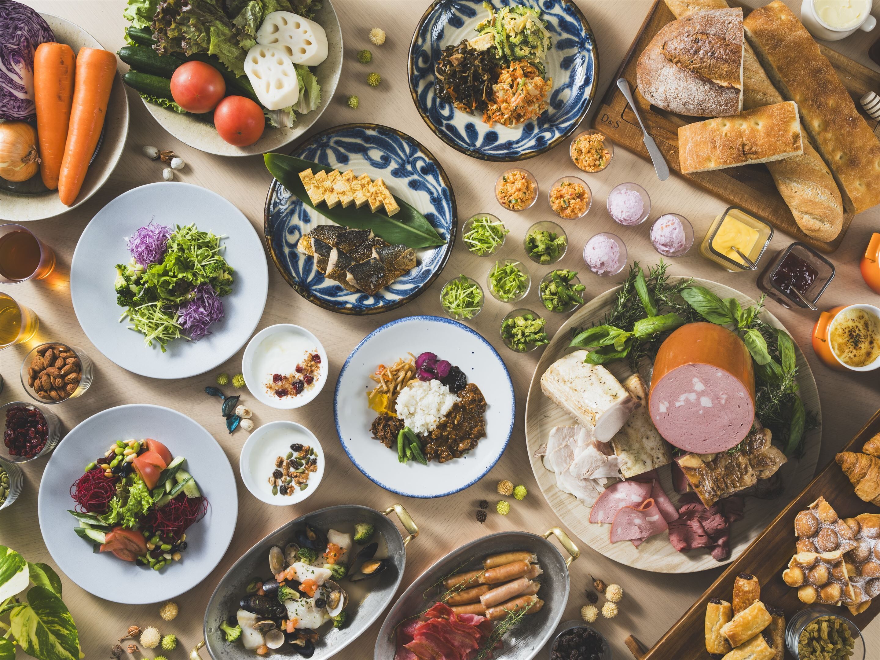 朝食 (ビュッフェ)、毎日提供 (1 名様 2500 JPY)