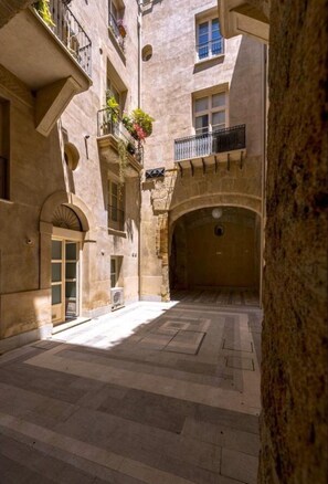 Exterior - The abode of constancy (Palermo)