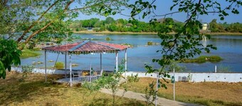 การณาวตี รีทรีต รีสอร์ต  