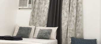 Bolinao Transient House (Room+Wifi+ Bed & Breakfast)