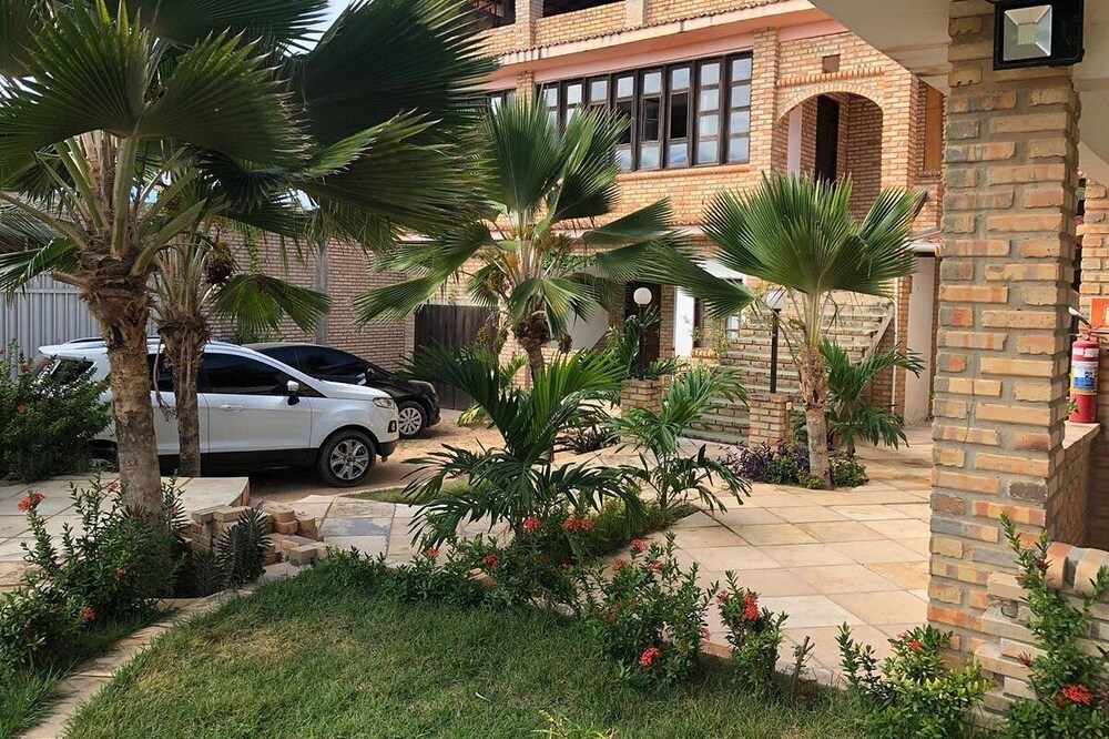 Mansion with pool in Canoa Quebrada