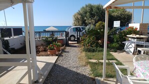 تناول الطعام بالخارج