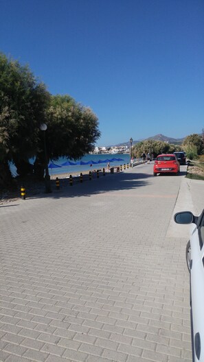 موقف سيارات