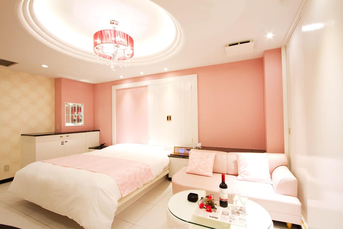 Double Room (Standard) | WiFi (free), bed sheets