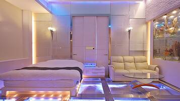 Double Room (Deluxe) | Blackout curtains, free WiFi, bed sheets