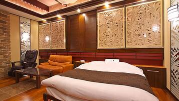 Double Room (Deluxe) | Blackout curtains, free WiFi, bed sheets