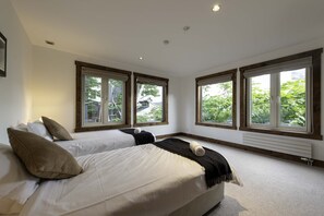 Deluxe appartement | Een bureau, geluiddichte muren, een strijkplank/strijkijzer, gratis wifi