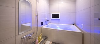 โรงแรมจิวเวล - หรูหราและทันสมัย - สำหรับผู้ใหญ่เท  ่านั้น