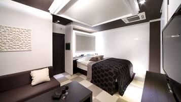 Double Room (Standard) | Desk, soundproofing, free WiFi, bed sheets