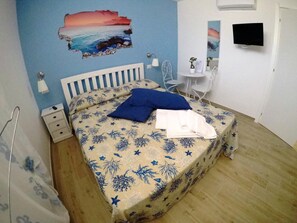 Kahden hengen comfort-huone | Työpöytä, pimennysverhot, silitysrauta/-lauta, ilmainen Wi-Fi