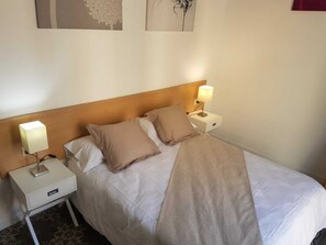 1 bedroom, iron/ironing board, WiFi, bed sheets - 11 Comfortable Apartment in City (Tarragona)