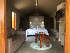 Luxury Tent (1) | Premium bedding, pillowtop beds, in-room safe, individually decorated