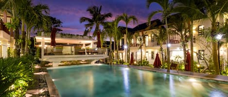 Outdoor pool, pool umbrellas