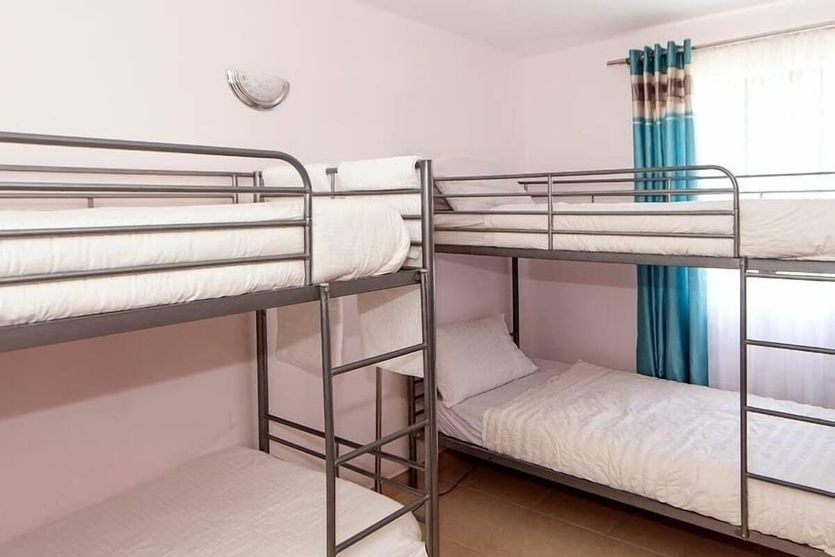 Free WiFi, bed sheets