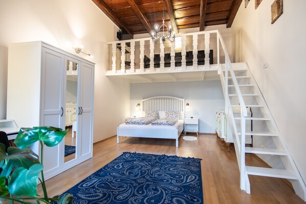 1 habitación, tabla de planchar con plancha, wifi y ropa de cama 