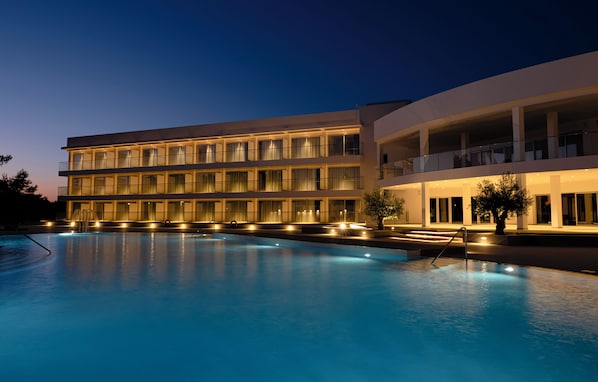 Outdoor pool, pool umbrellas, pool loungers