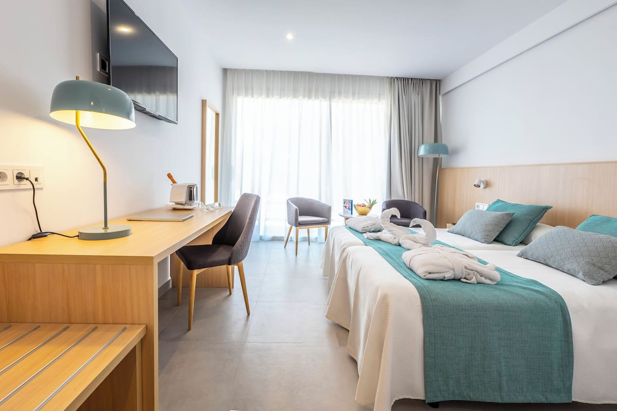 1 bedroom, in-room safe, individually furnished, desk